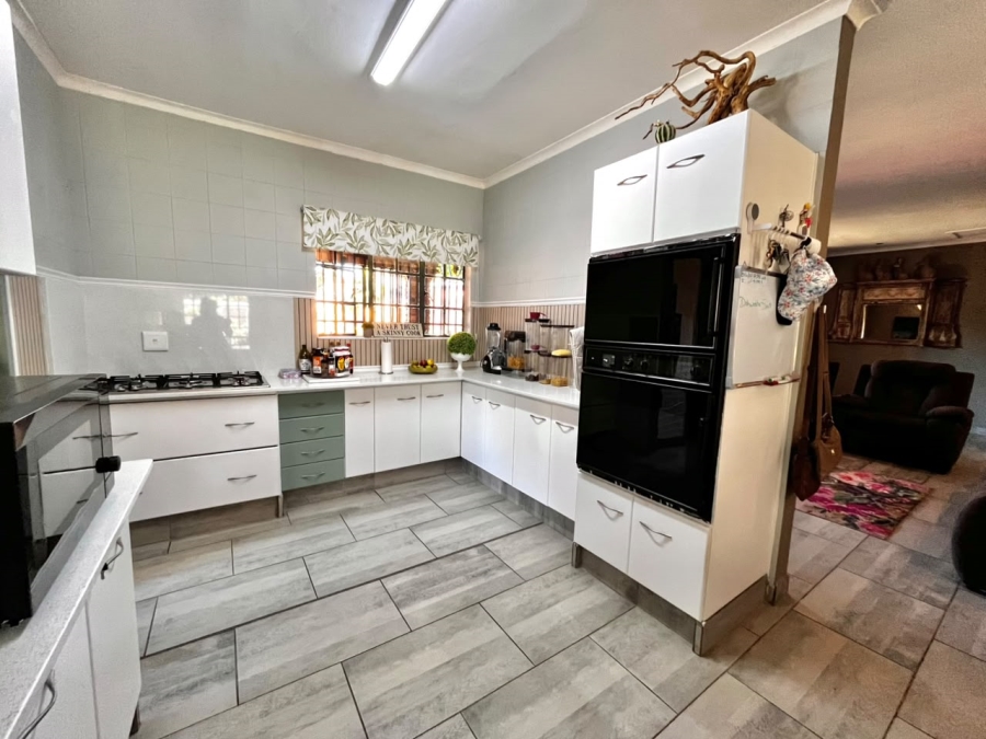 To Let 4 Bedroom Property for Rent in Cashan North West
